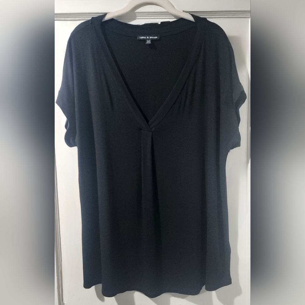 🌷Cable & Gauge Black V-Neck Short Sleeve Tunic Top🌷size:XL